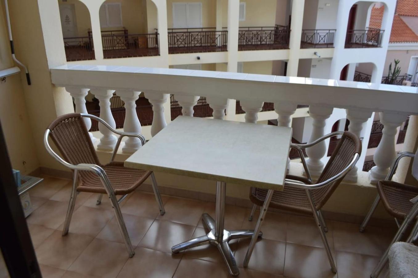 Lovely 1 Bed Apartment In Castle Harbour C108 Los Cristianos  Kültér fotó