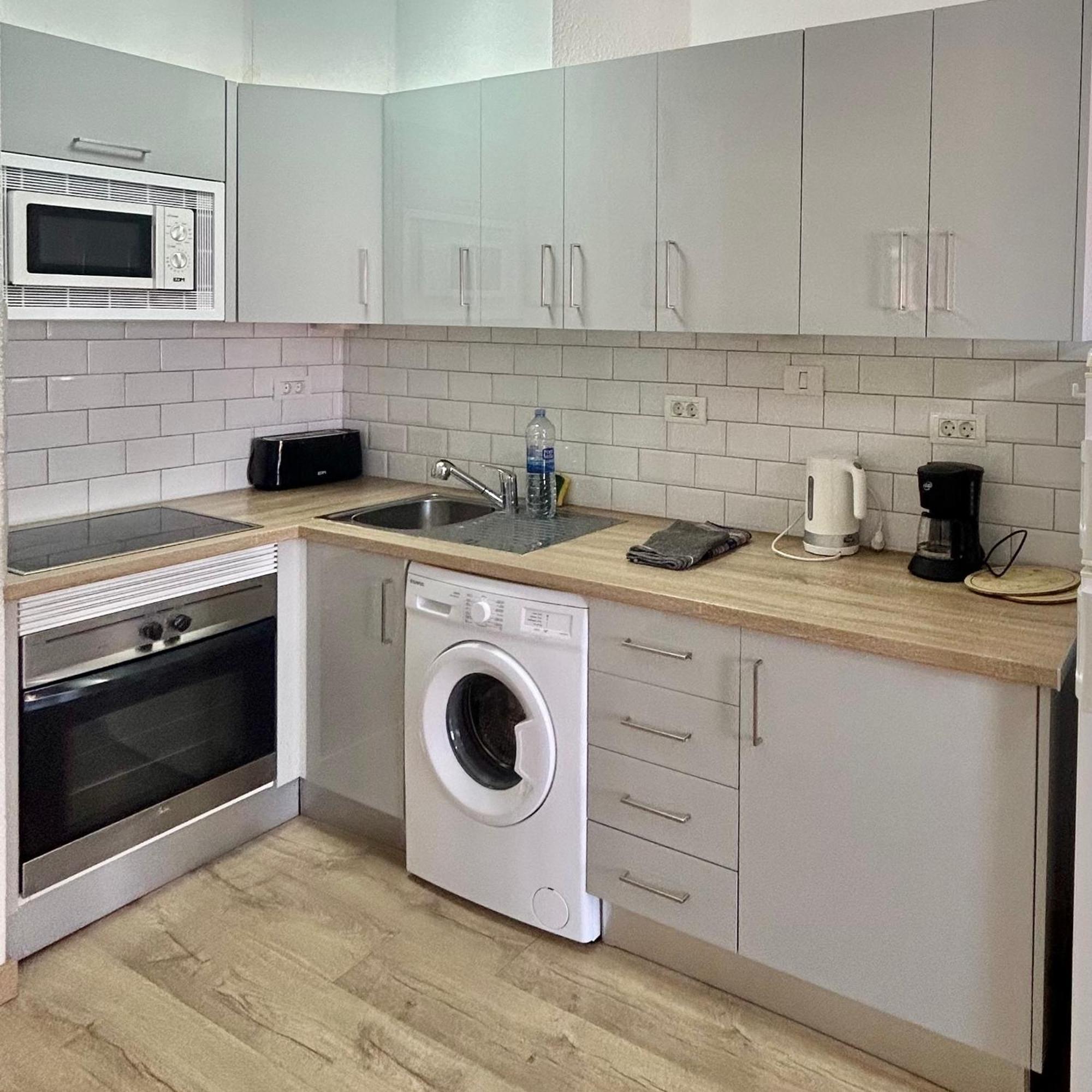 Lovely 1 Bed Apartment In Castle Harbour C108 Los Cristianos  Kültér fotó